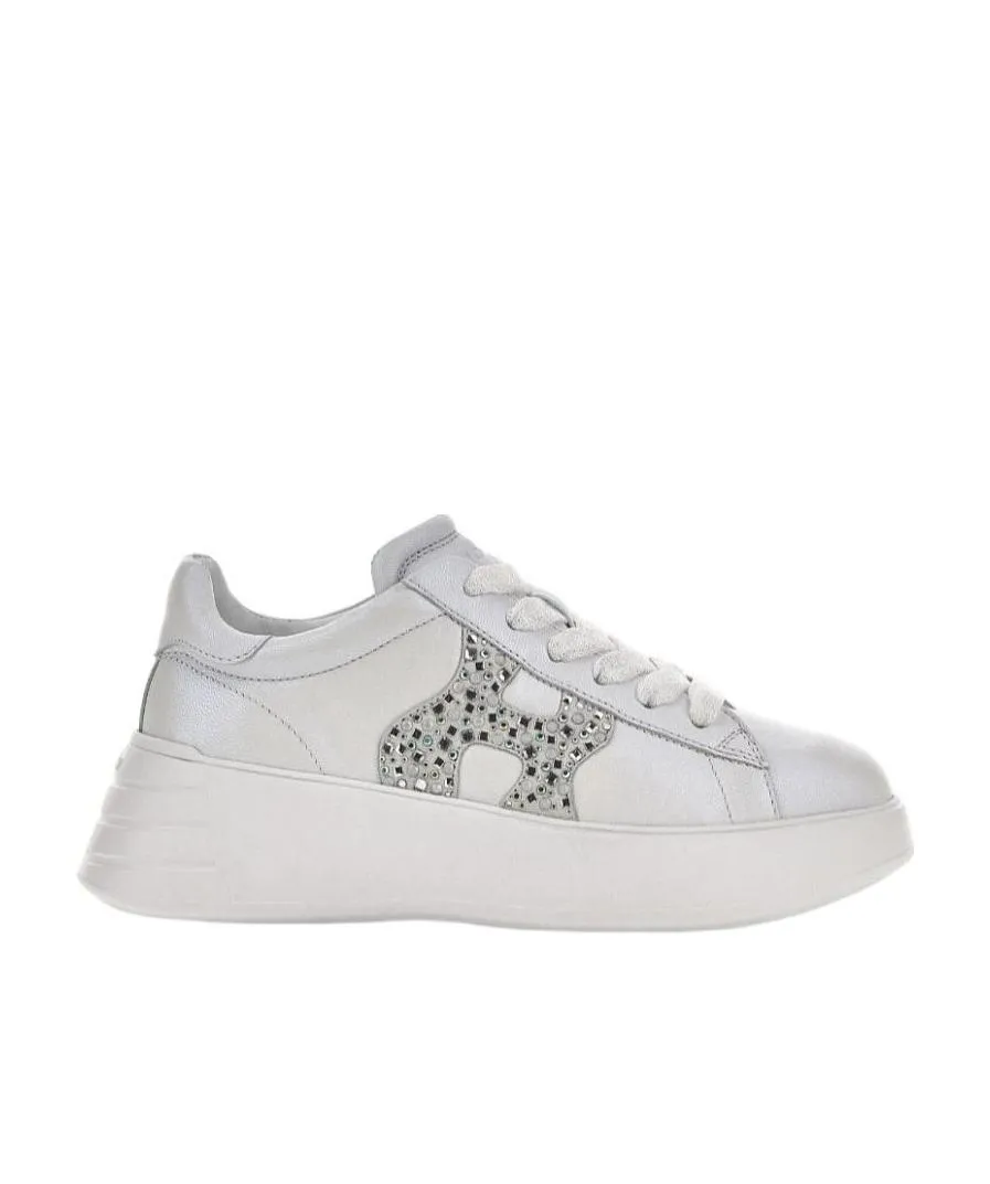 Logo Embellished Low-Top Sneakers