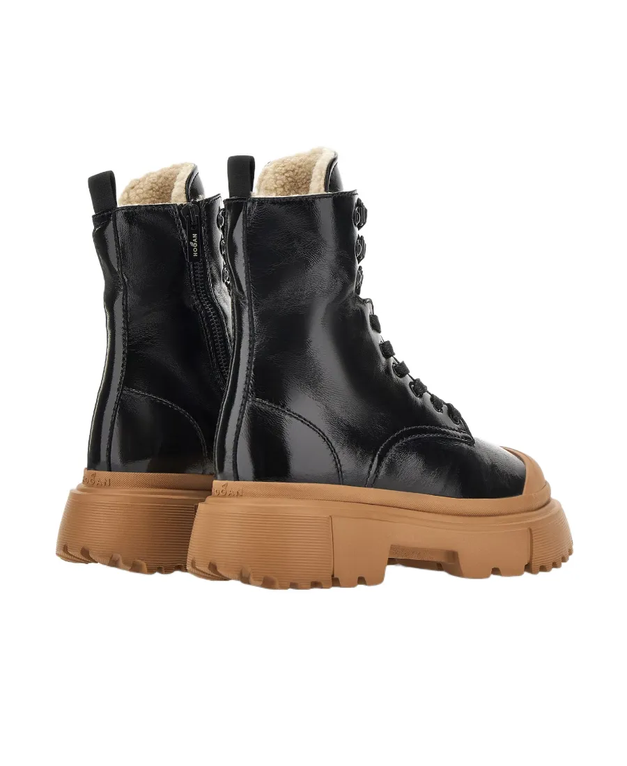 Logo Boots