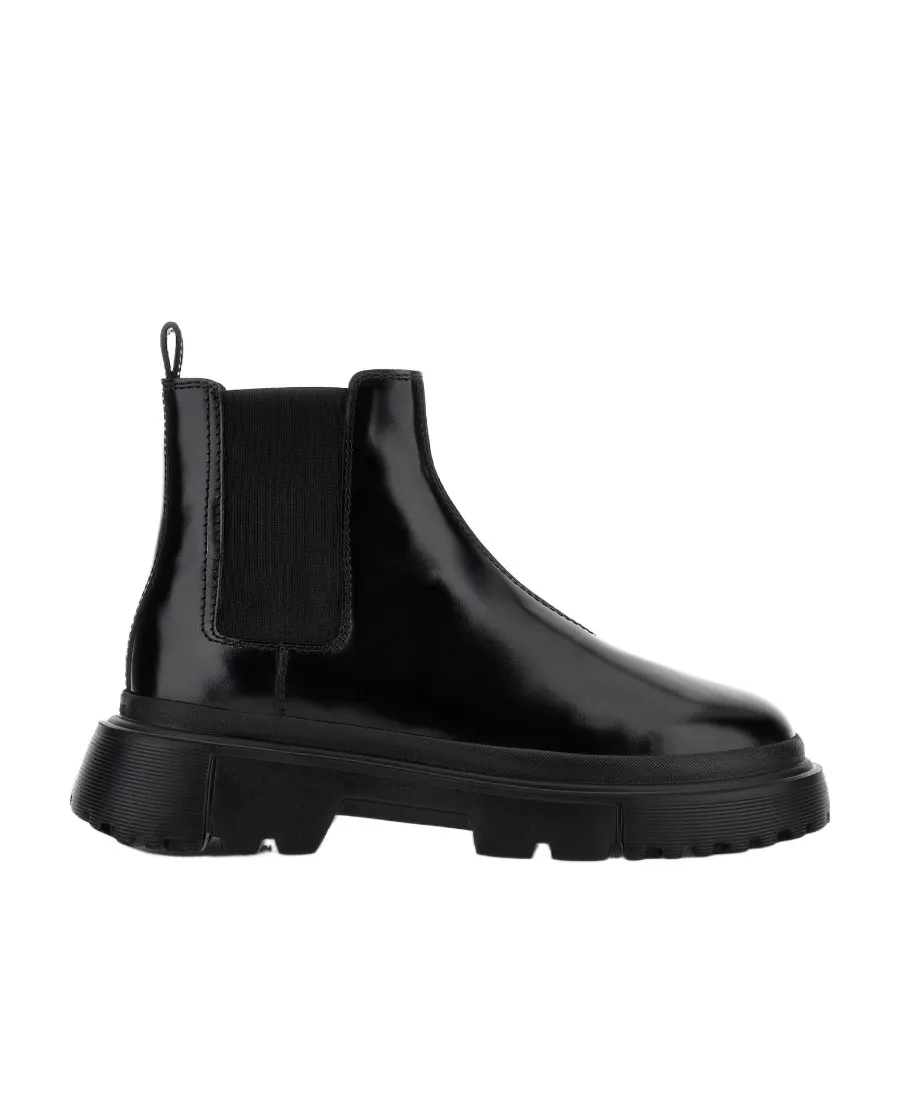 Chelsea Round-Toe Leather Boots