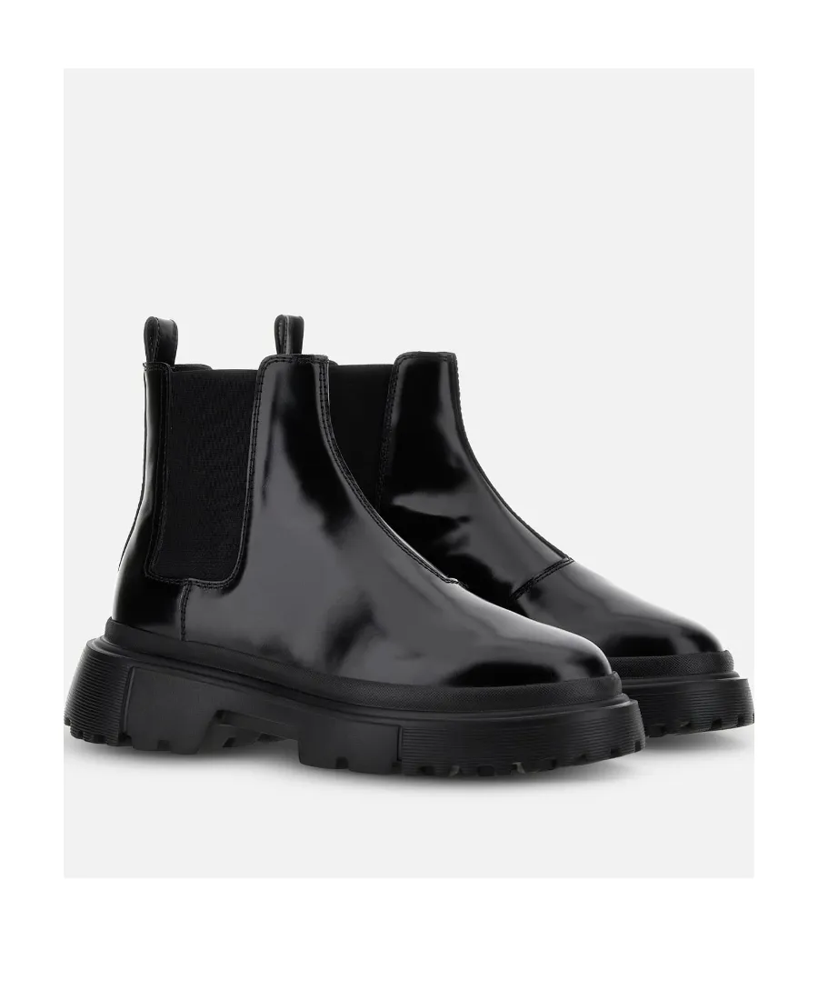 Chelsea Round-Toe Leather Boots
