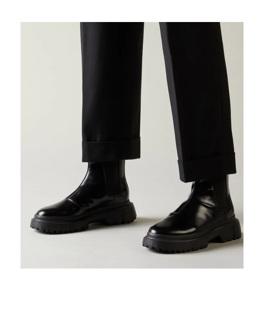 Chelsea Round-Toe Leather Boots