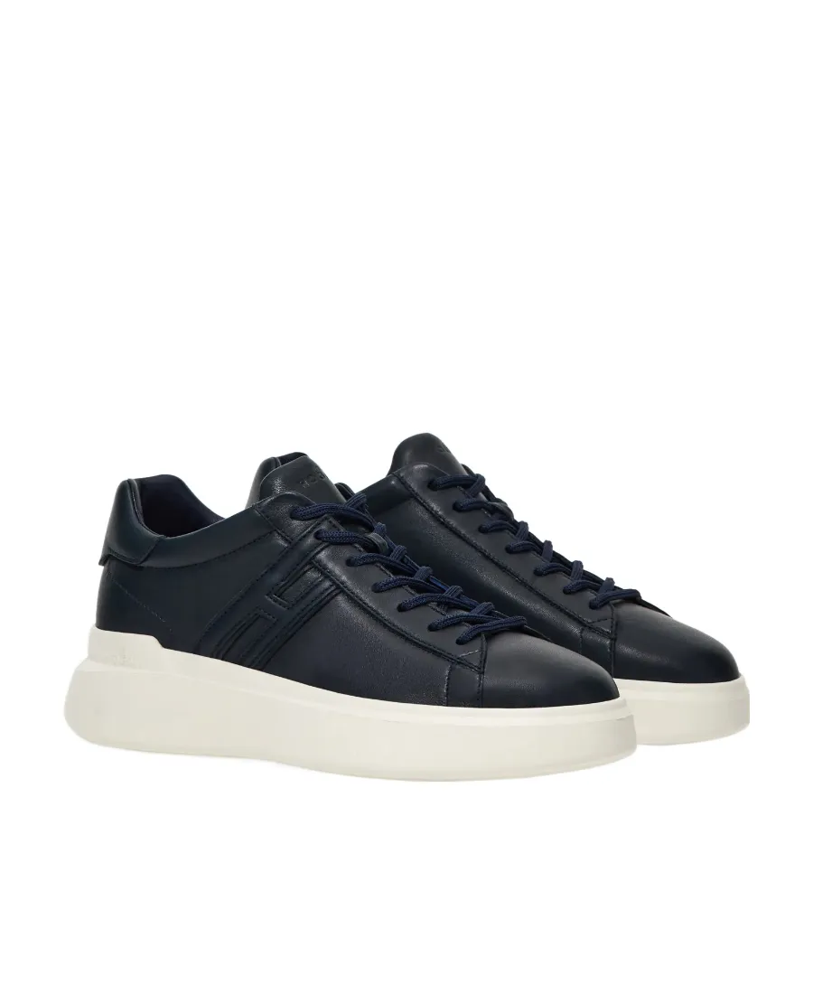 H580 Lace-Up Sneakers