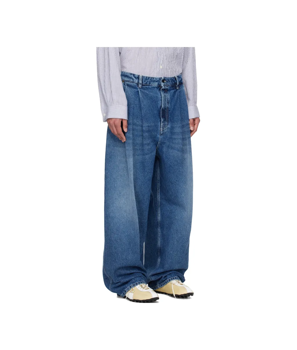 Pleated Jeans
