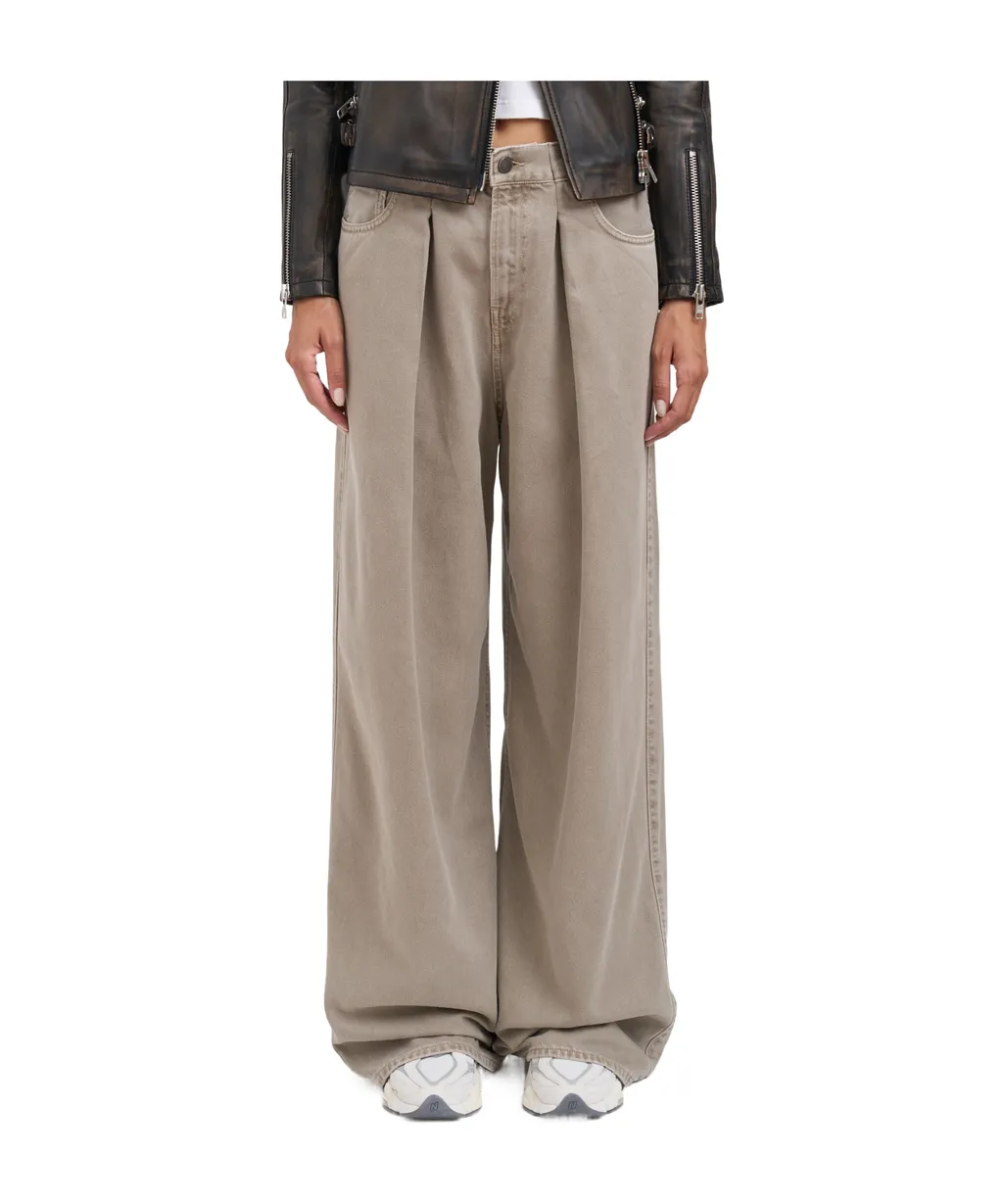 Wide-Leg Jeans