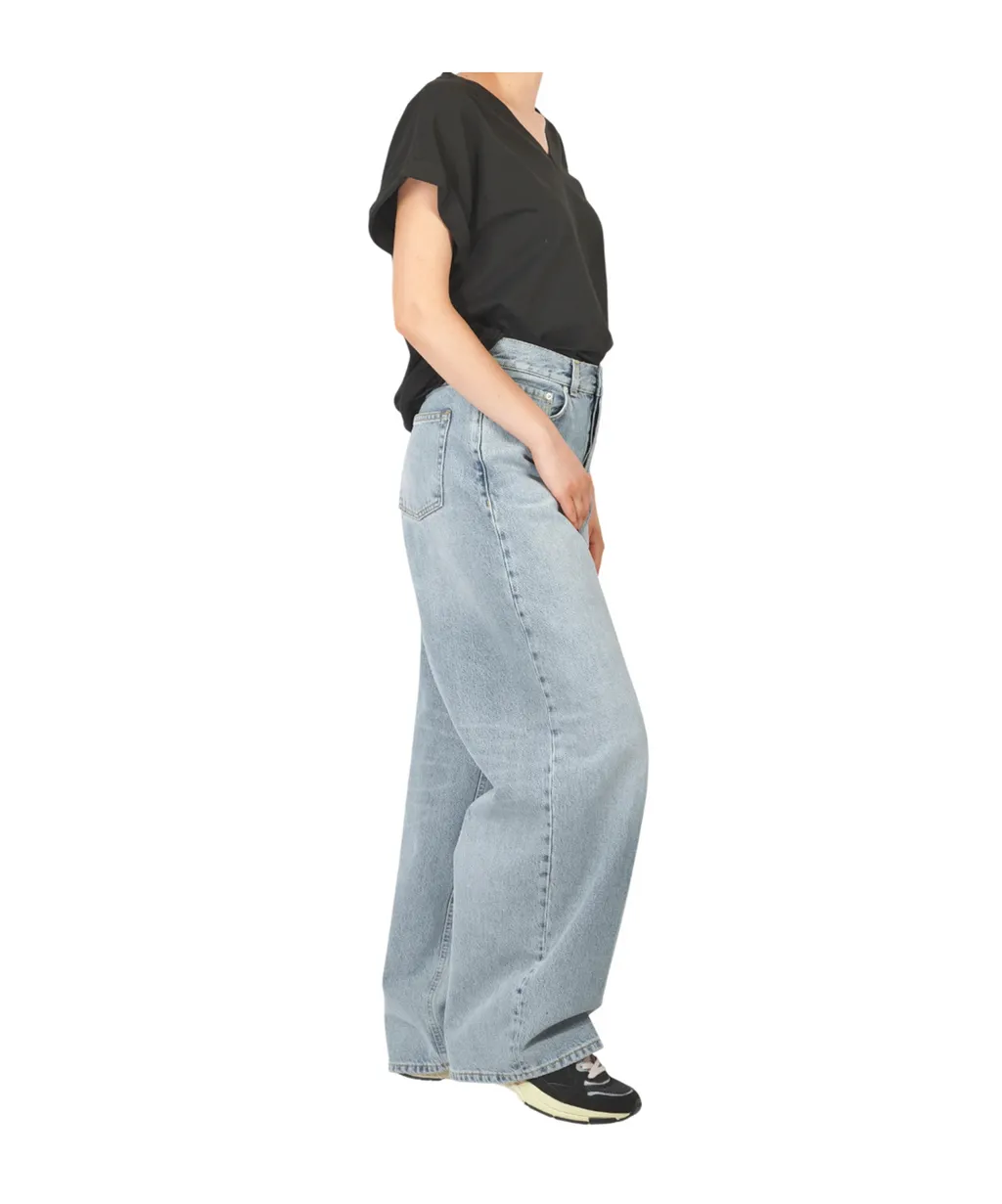 Wide-Leg Jeans