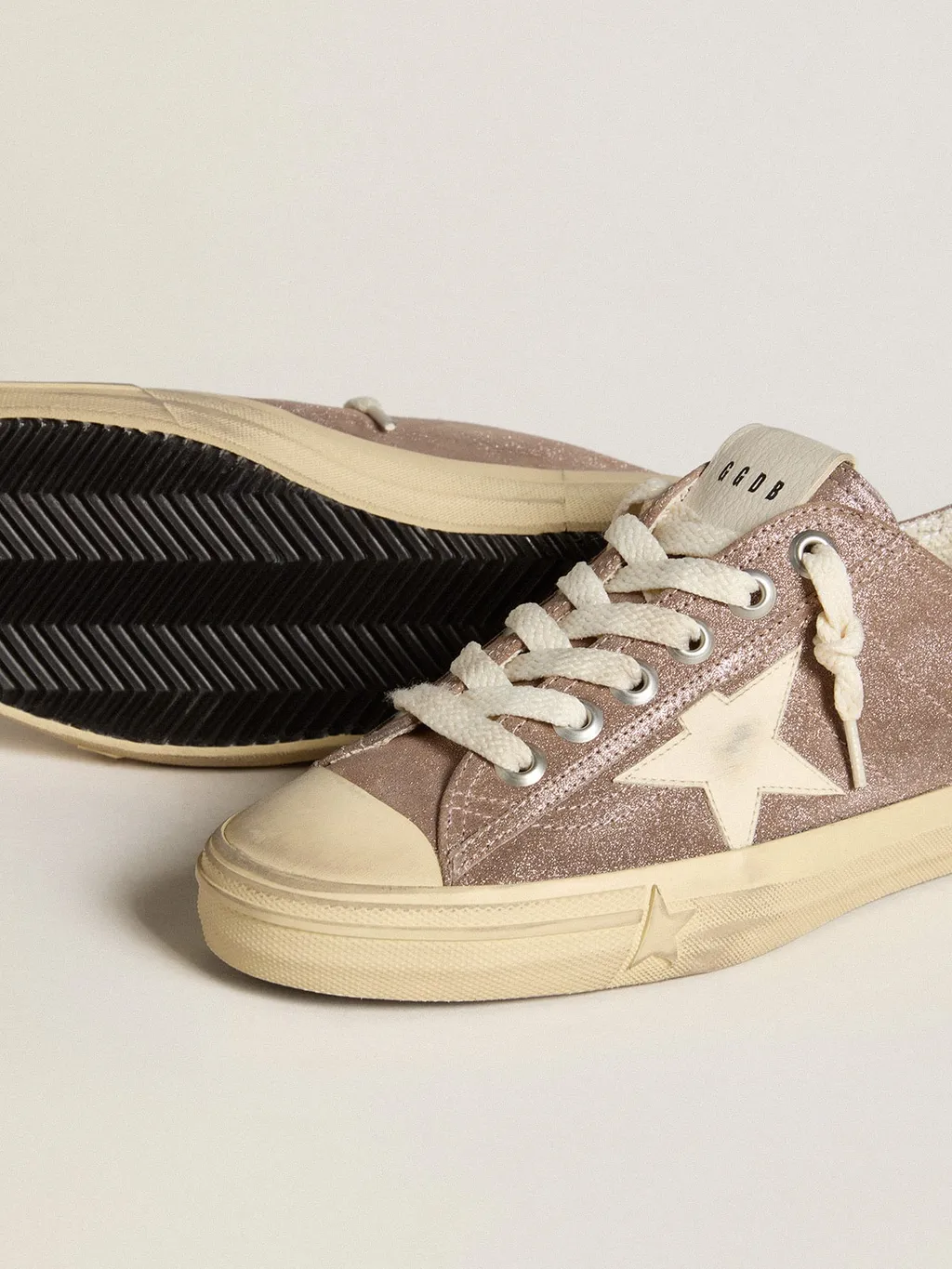 V Star 2 Low-Top Sneakers