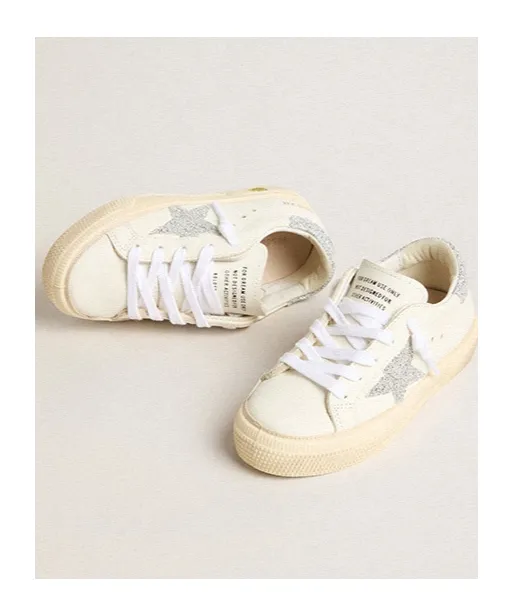 Star-Patch Low-Top Sneakers