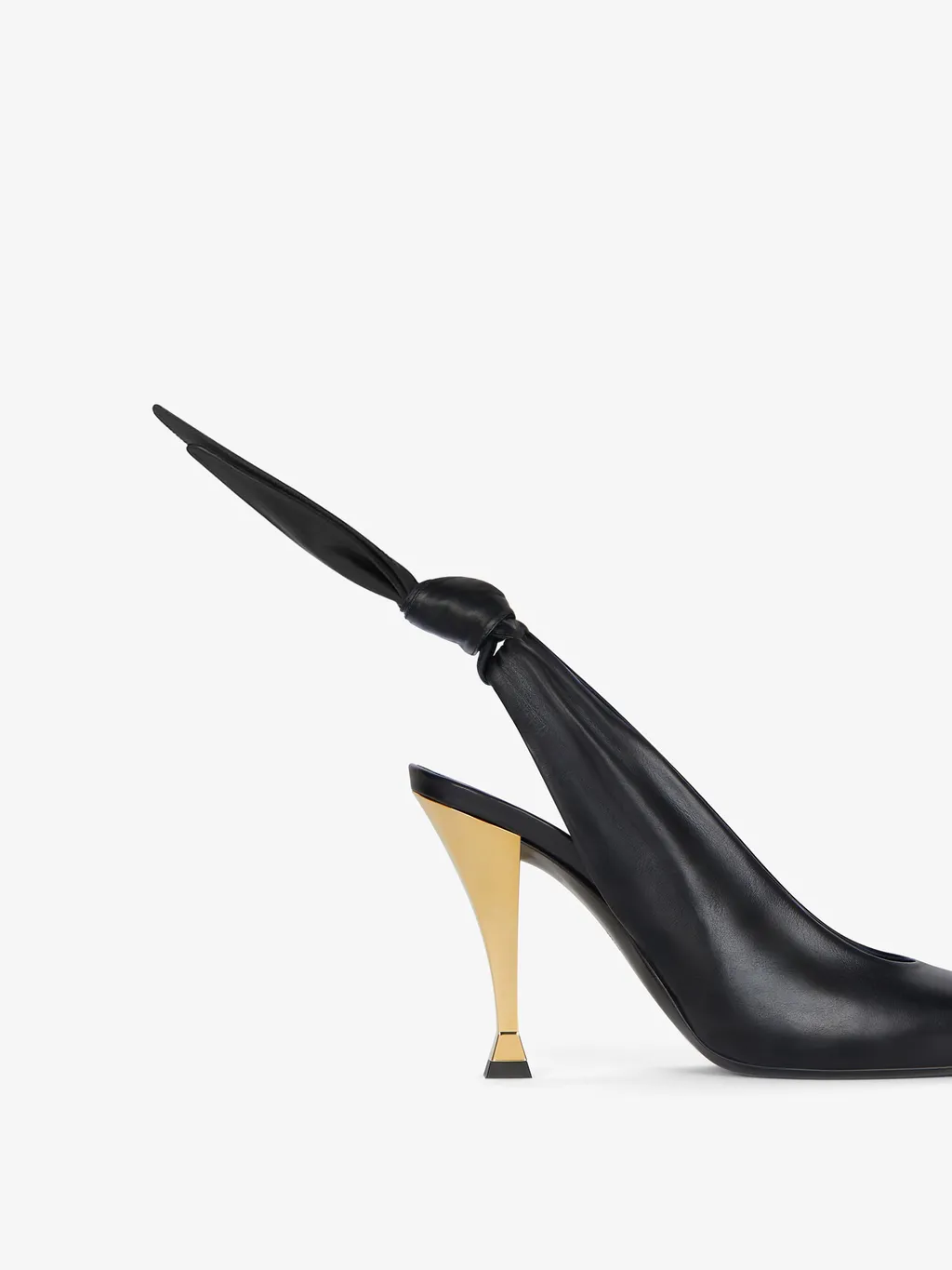 Beauw Slingback Pumps