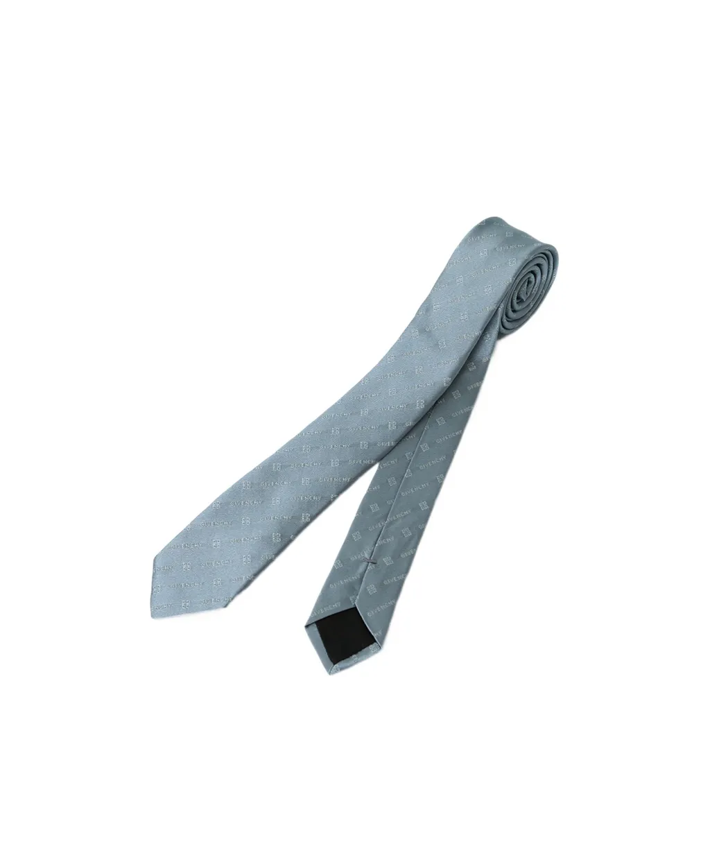 Pointed Tie
