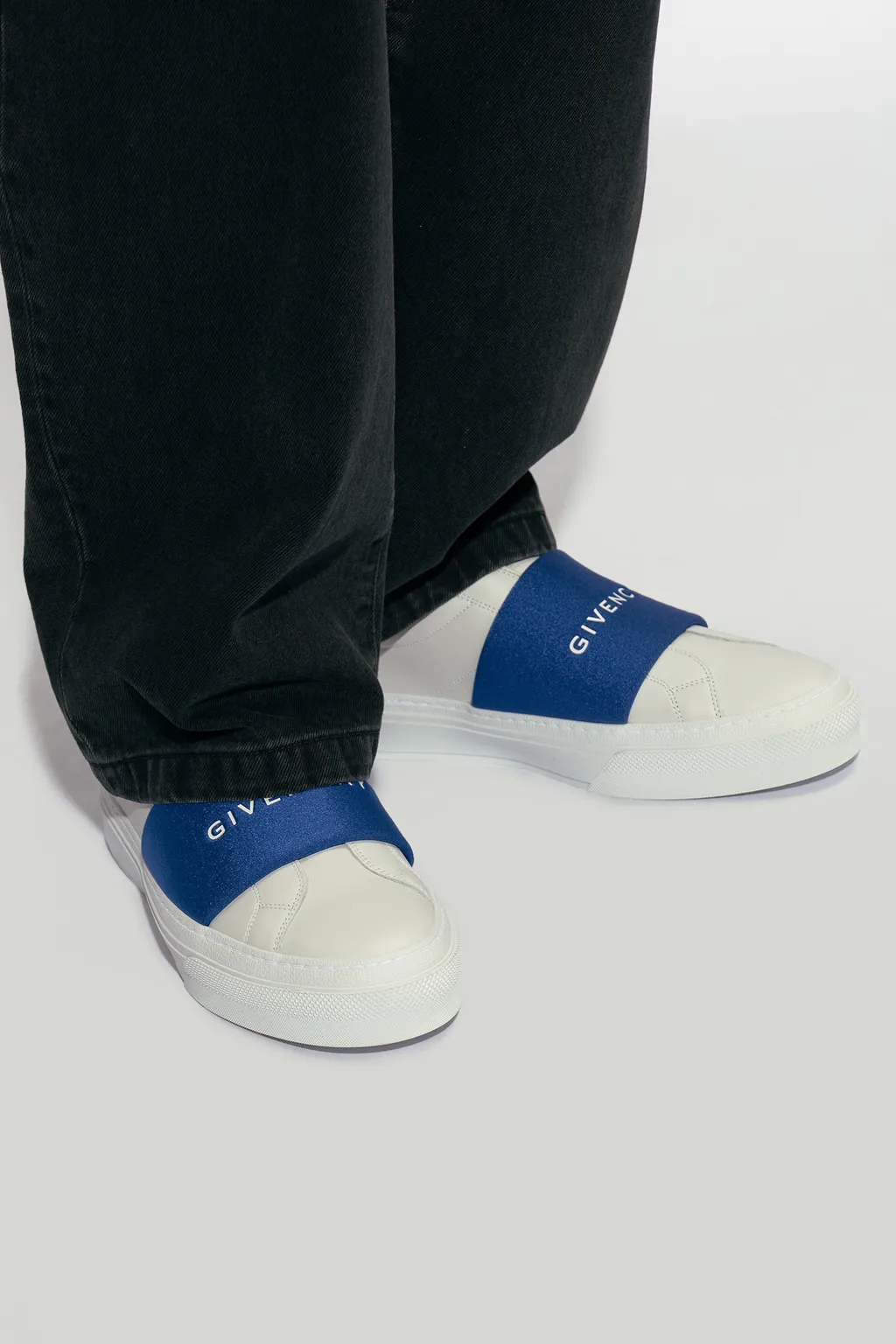 City Low-Top Sneakers