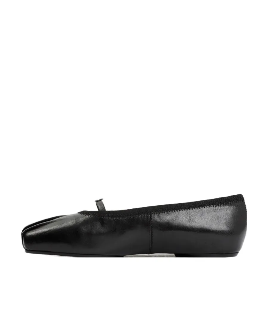 4G Plaque Ballet Flats