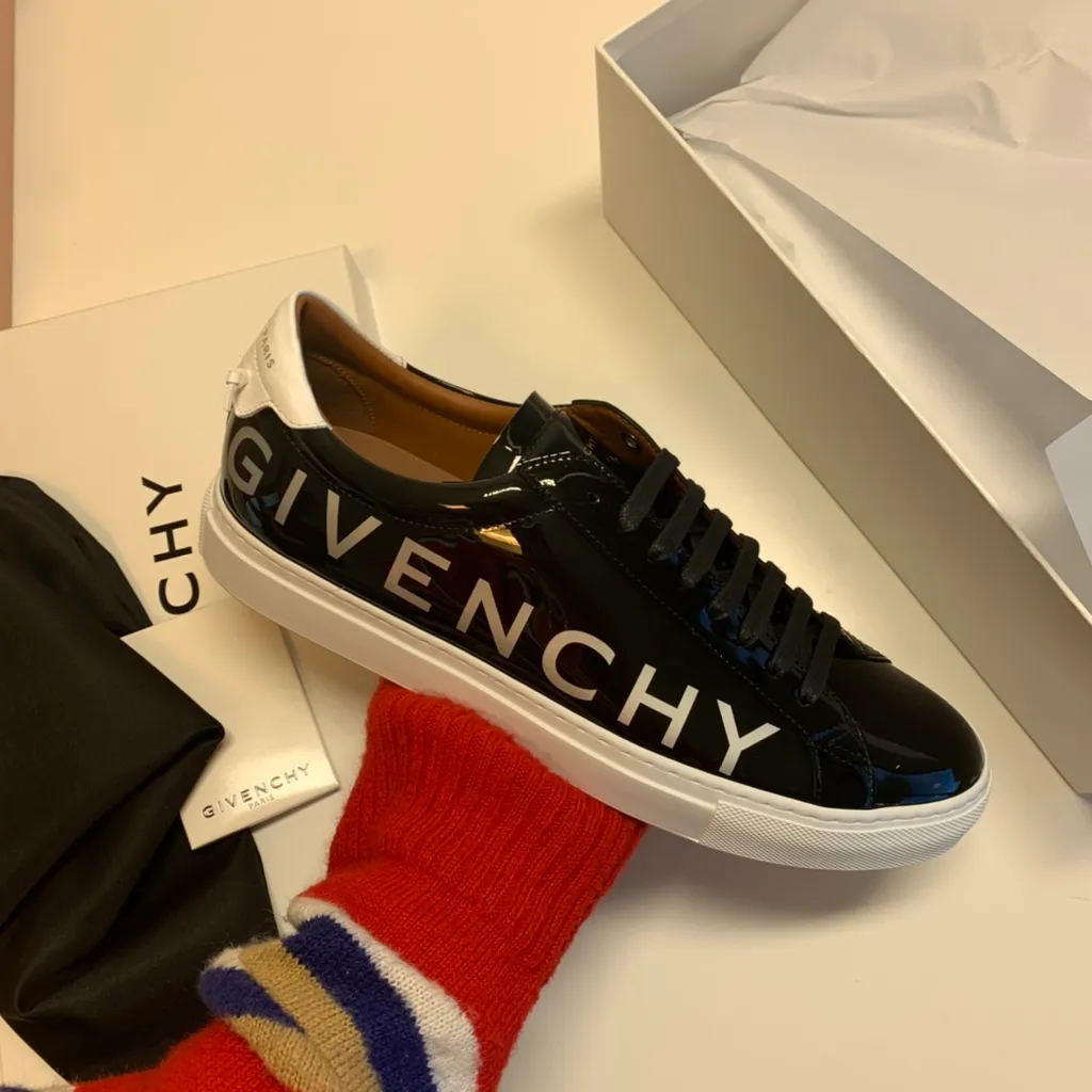 Urban Street Logo-Print Sneakers