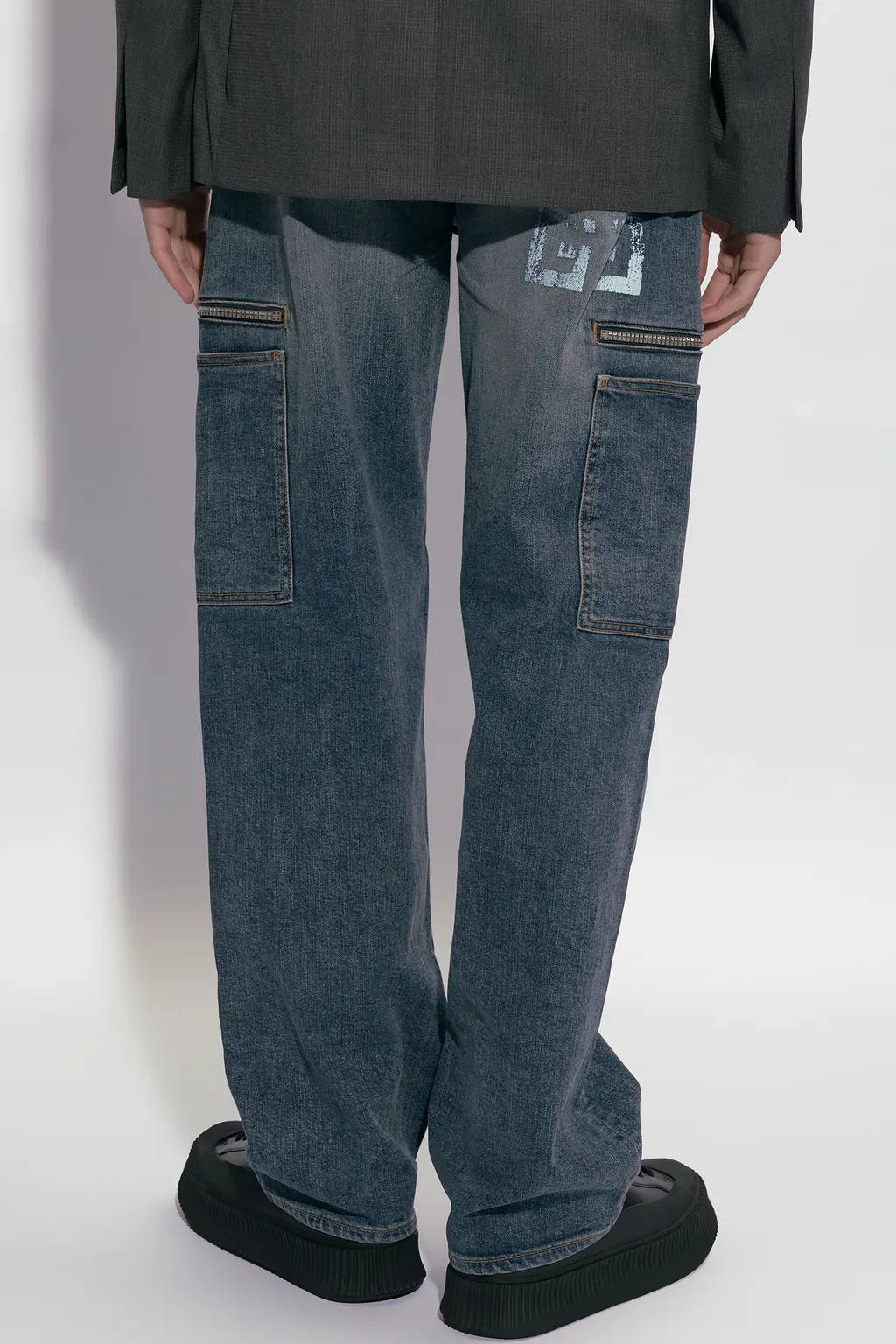 Pocket Detailed Straight Leg Jeans