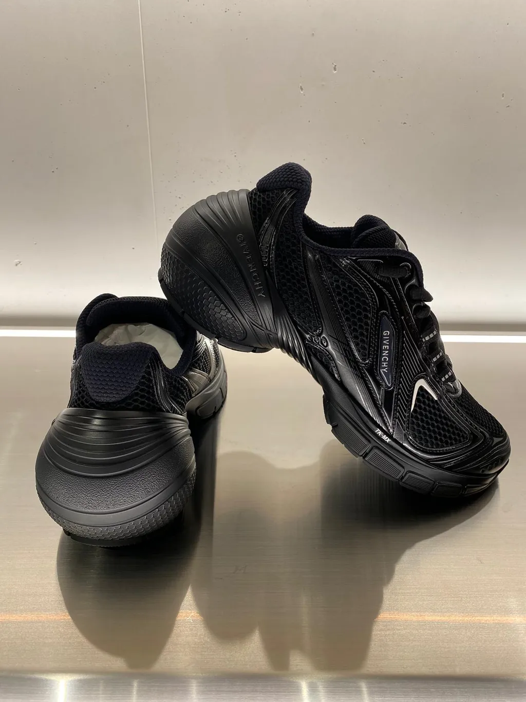 Tk-Mx Runner Lace-Up Sneakers