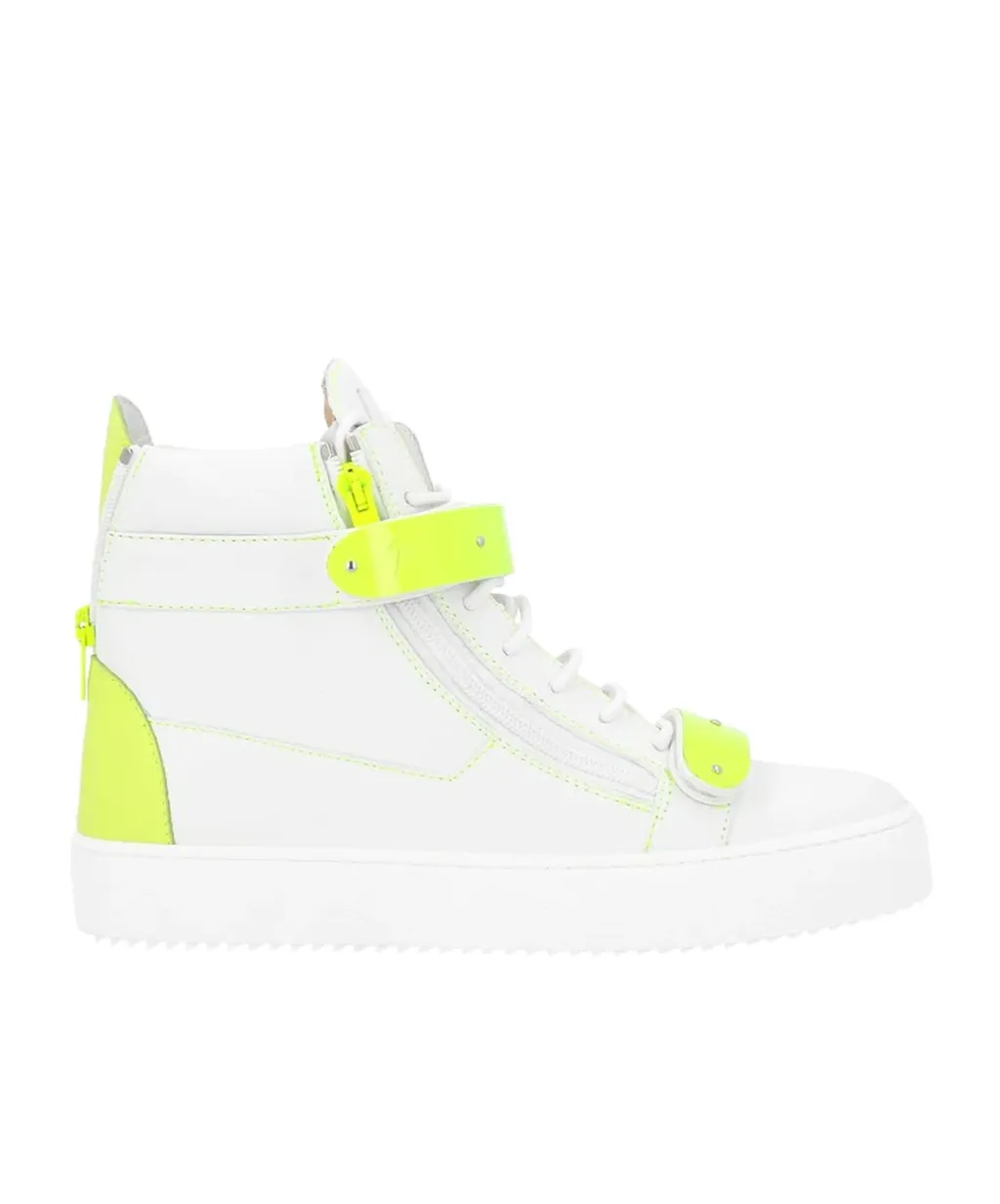 Round-Headed Sports Shoes