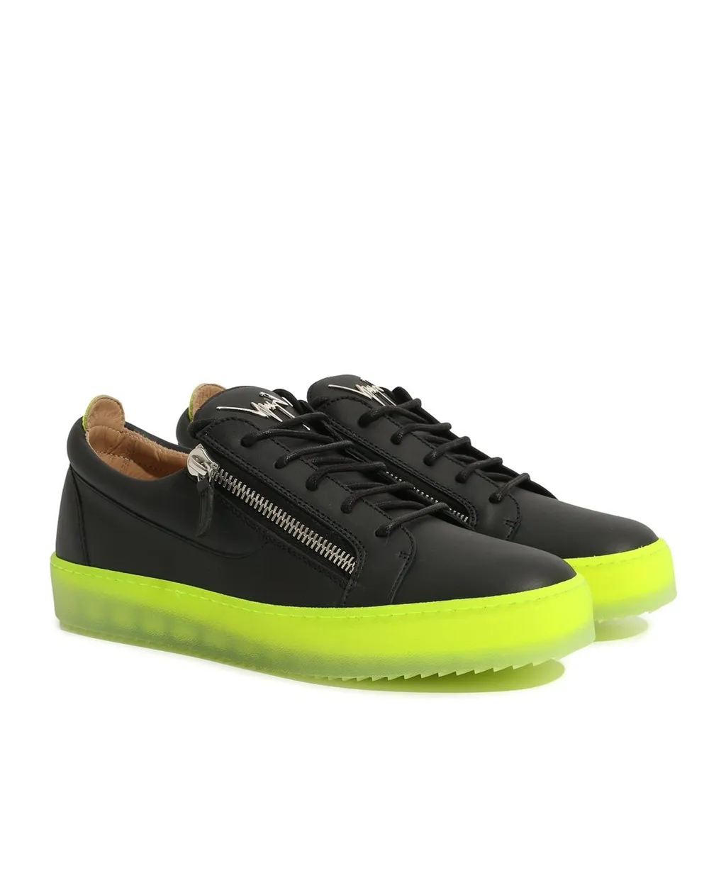 Round-Headed Sports Shoes