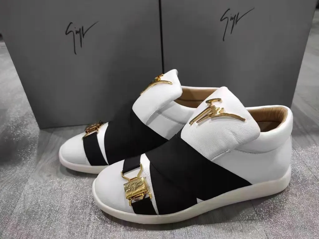 Logo Casual Shoes