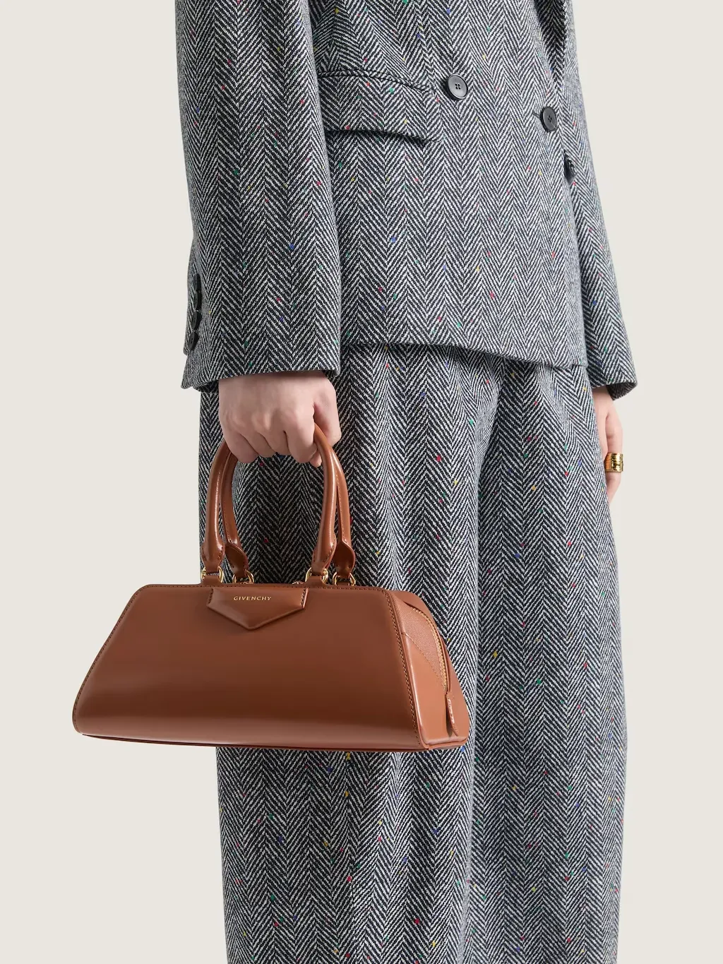 Small Antigona Cube East-West Bag