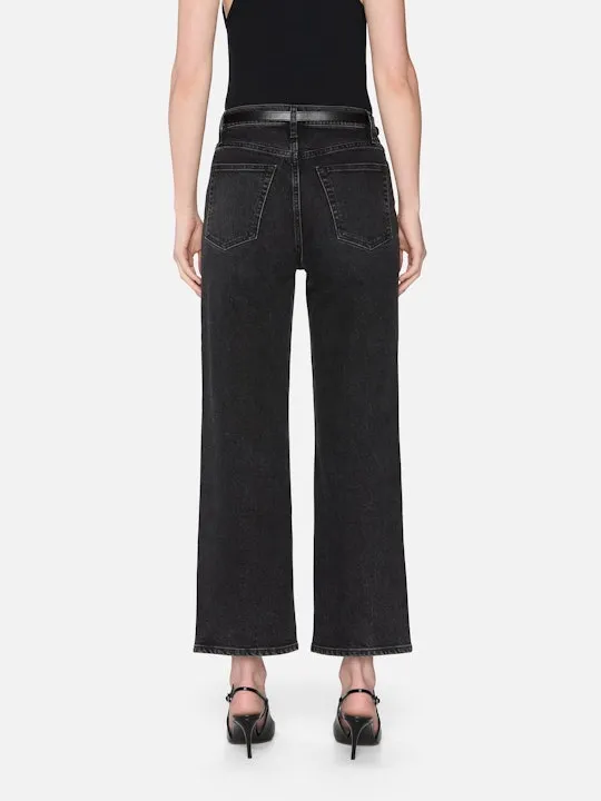High-Waisted Jeans