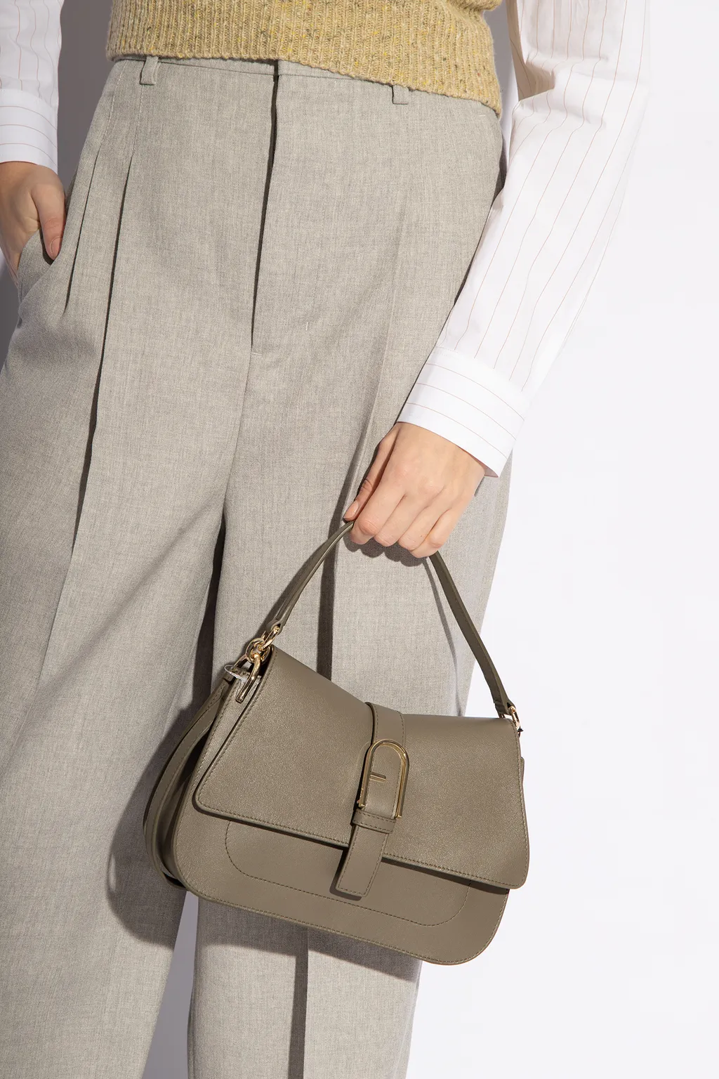 Flow Medium Top Handle Bag
