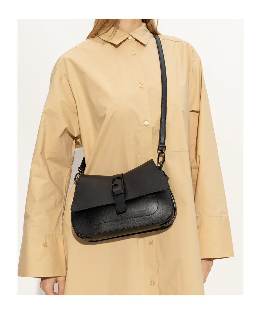 Flow Medium Shoulder Bag