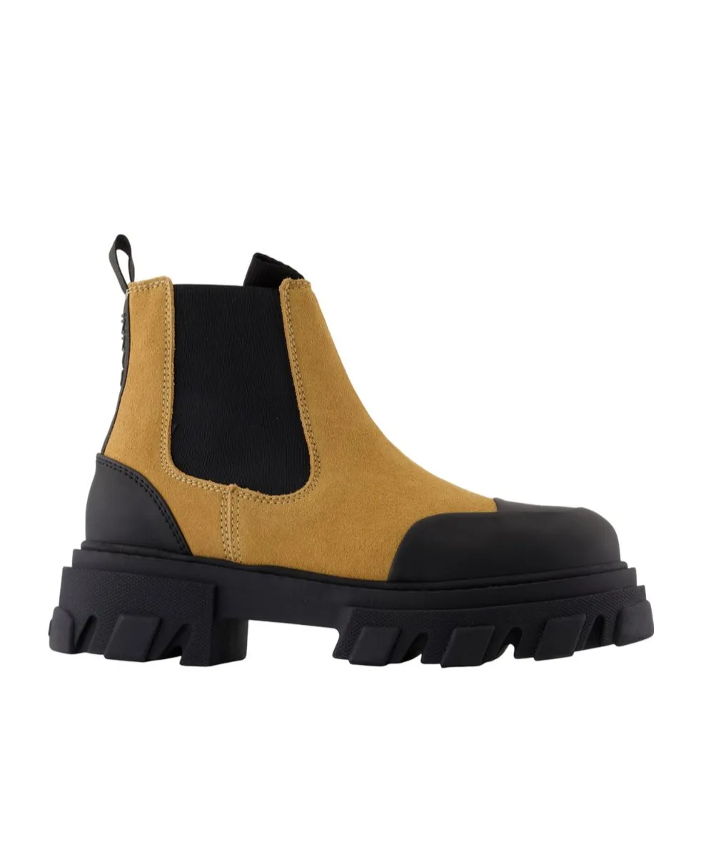 Low Chelsea Ankle Boots