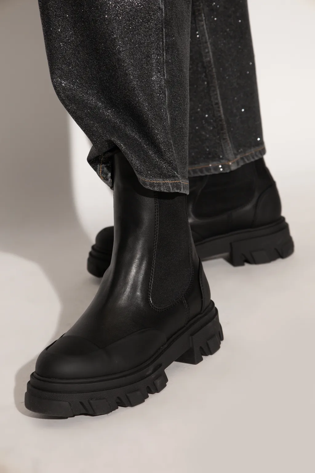 Mid Chelsea Boots