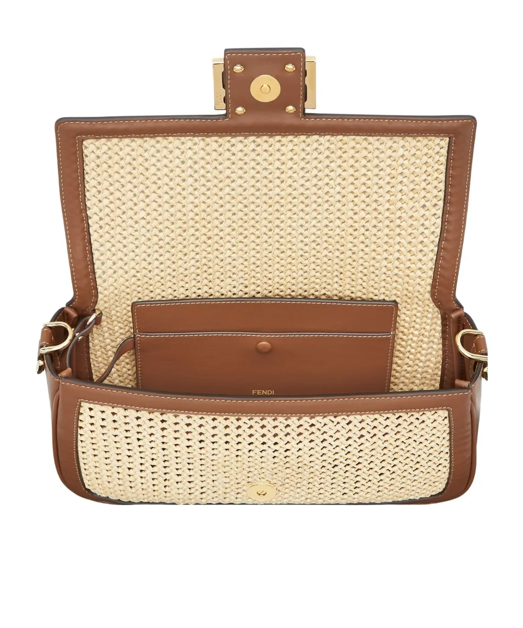 Logo Plaque Medium Baguette Bag