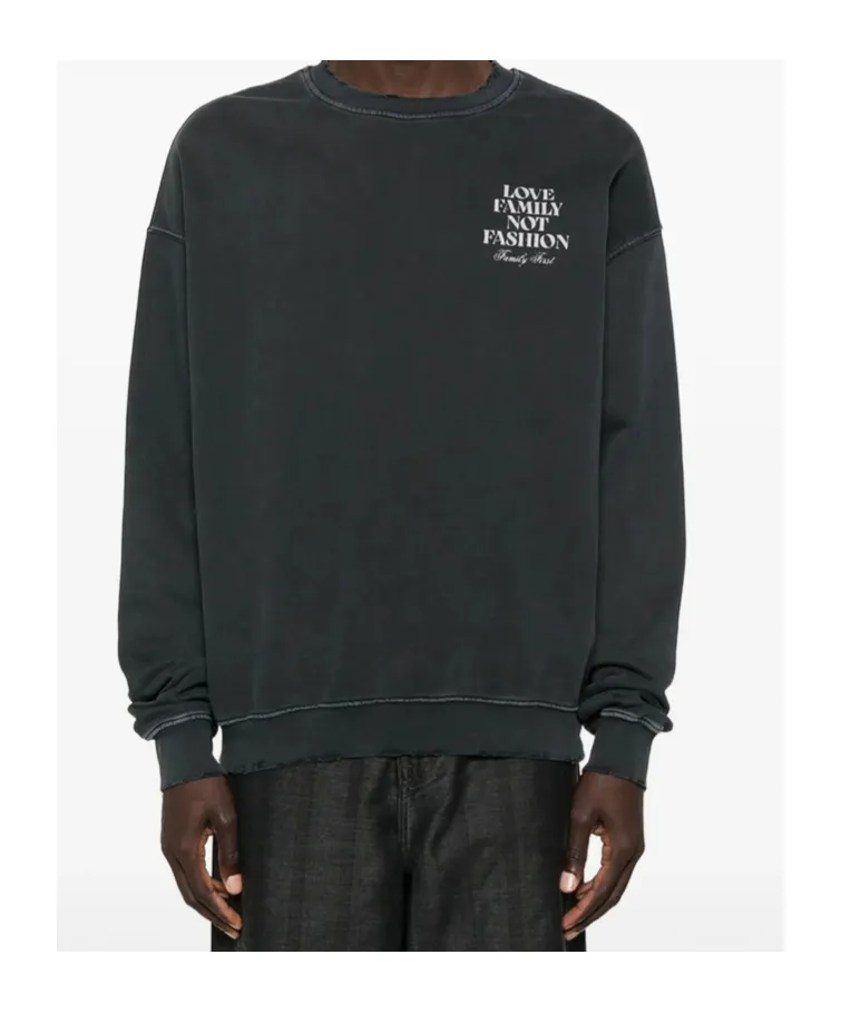 Long-Sleeved Crew Neck Sweatshirt