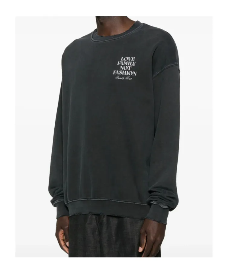 Long-Sleeved Crew Neck Sweatshirt