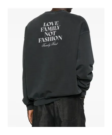 Long-Sleeved Crew Neck Sweatshirt