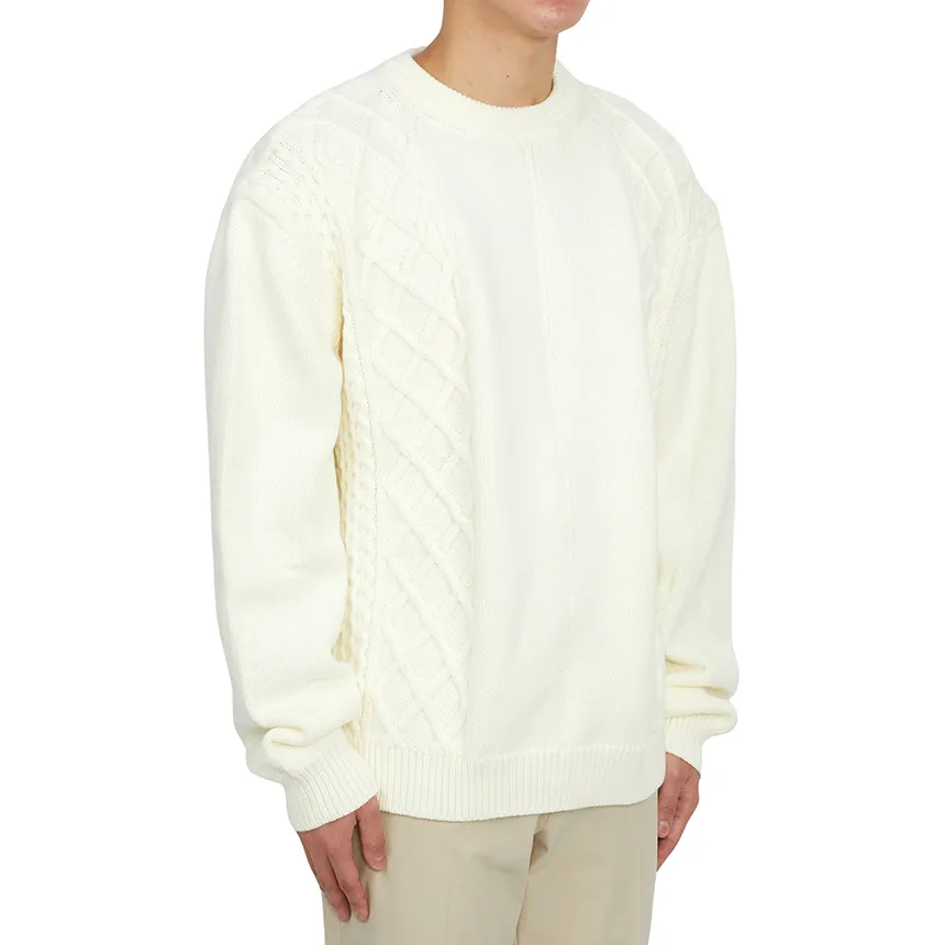 Round-Neck And Long-Sleeved Sweater