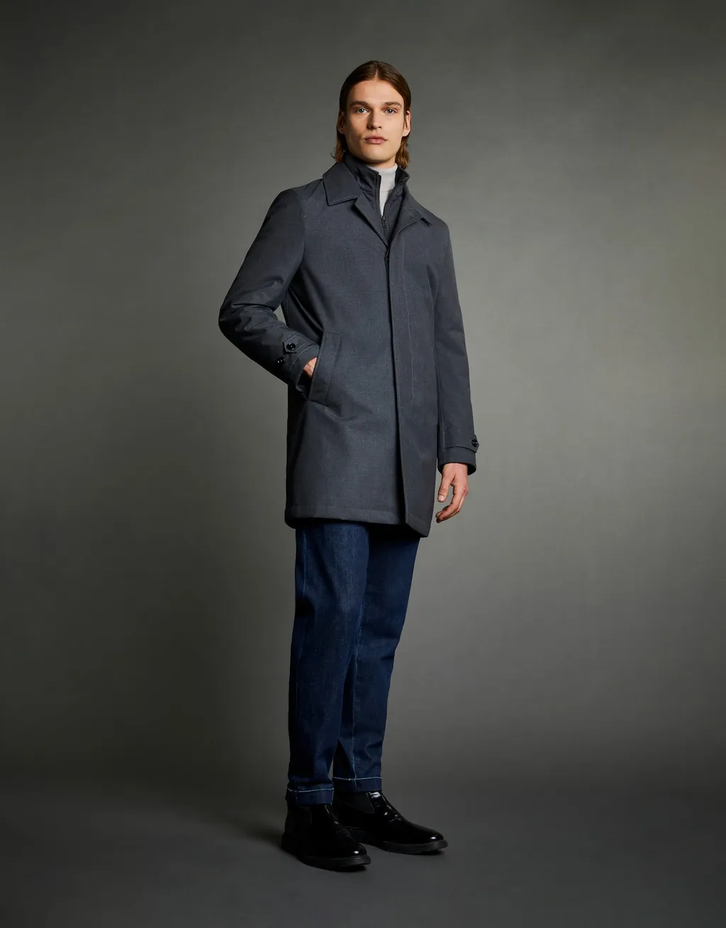 Long-Sleeved Windbreaker