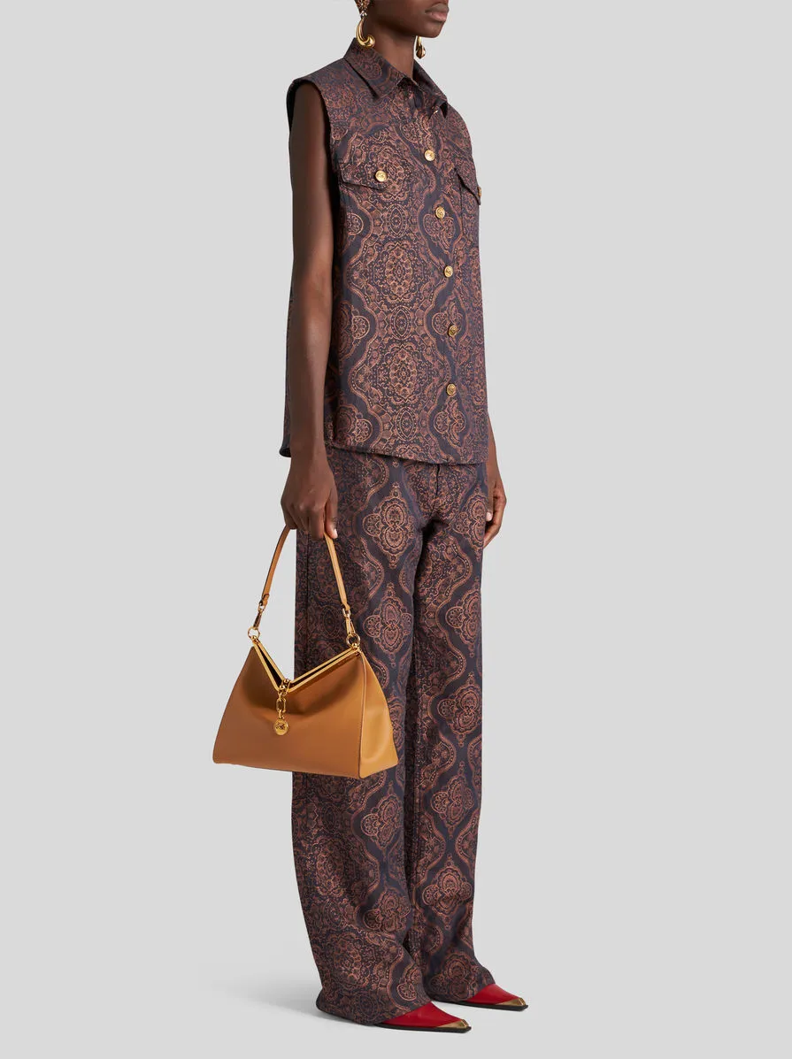 Log Charm Medium Vela Shoulder Bag