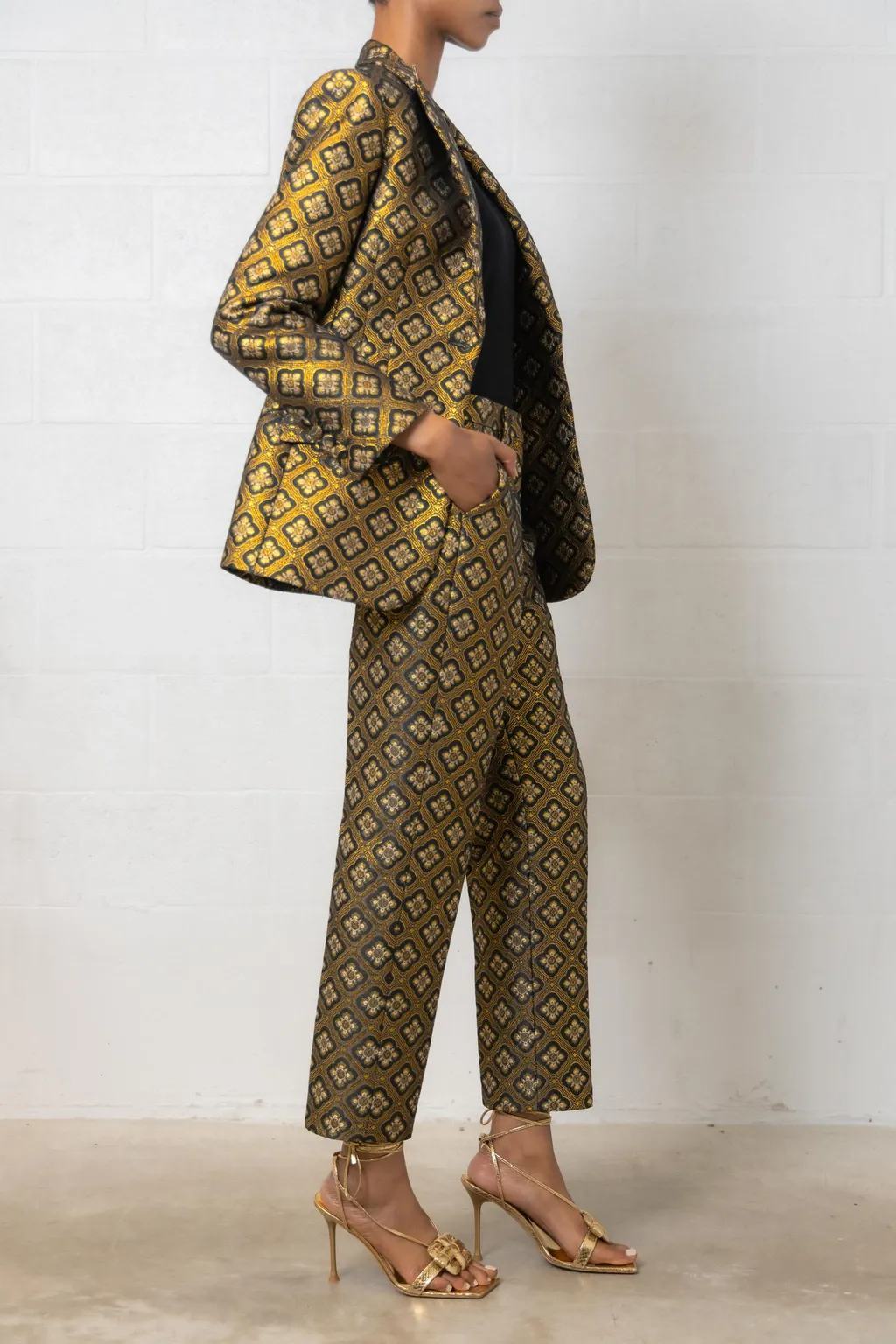 Long Sleeved Suit Jacket