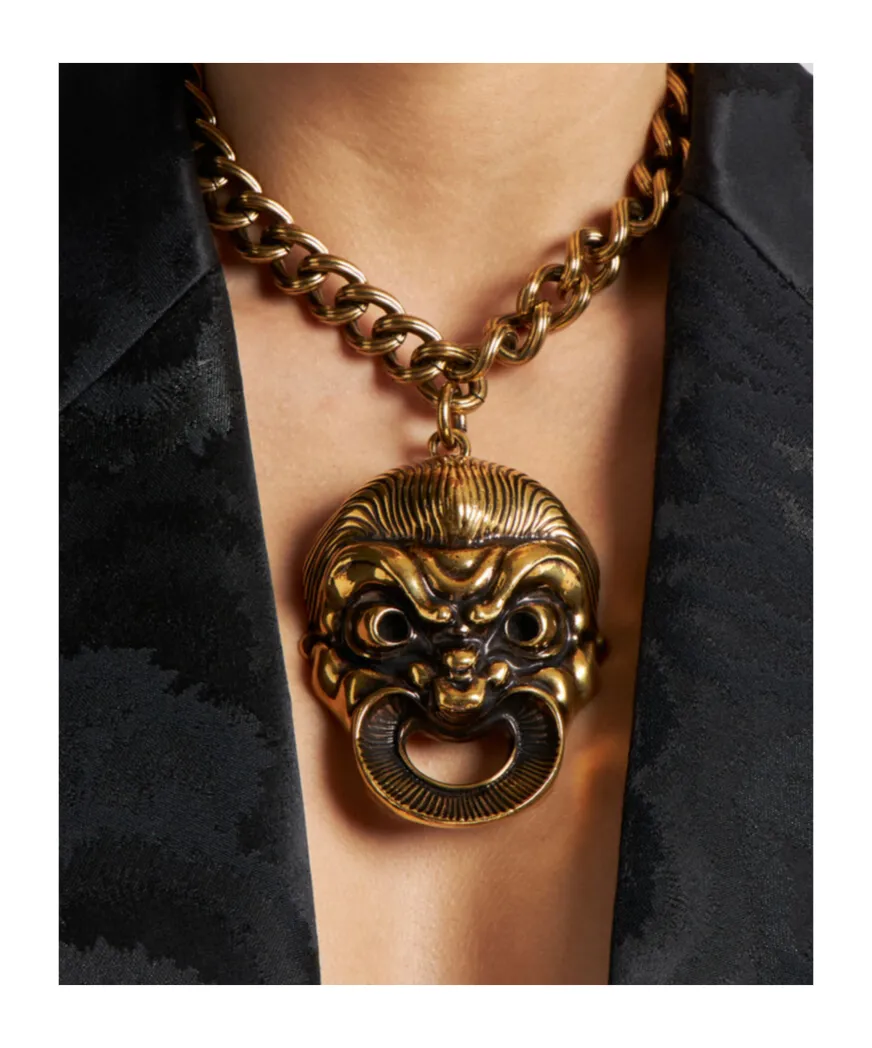 Oversized Pendant Chain-Linked Necklace