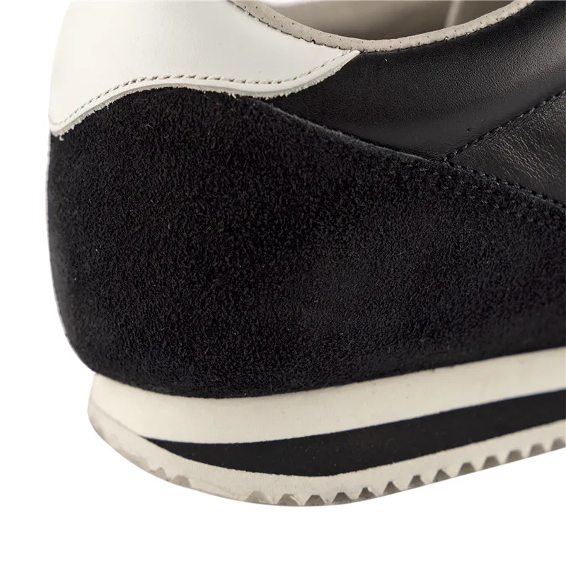 Contrast-Color Lace-Up Casual Sneakers