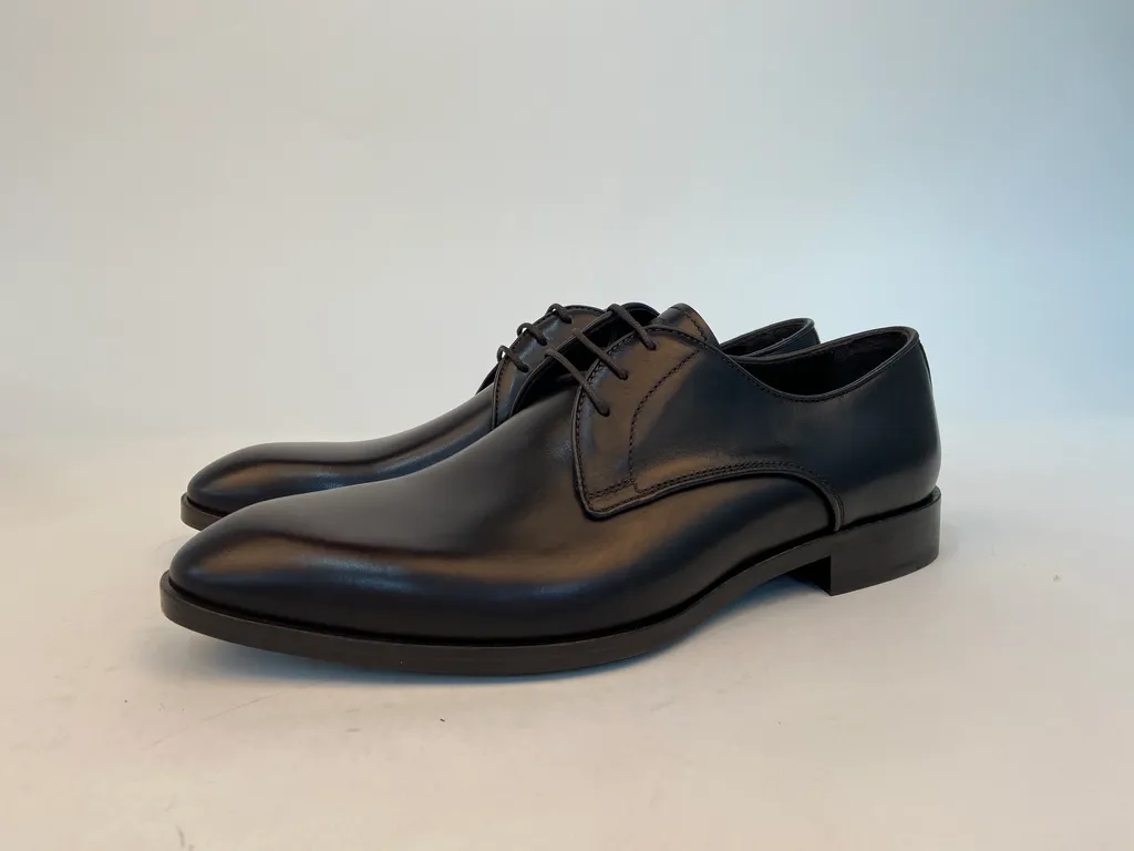 Logo Details Business Casual Shoes