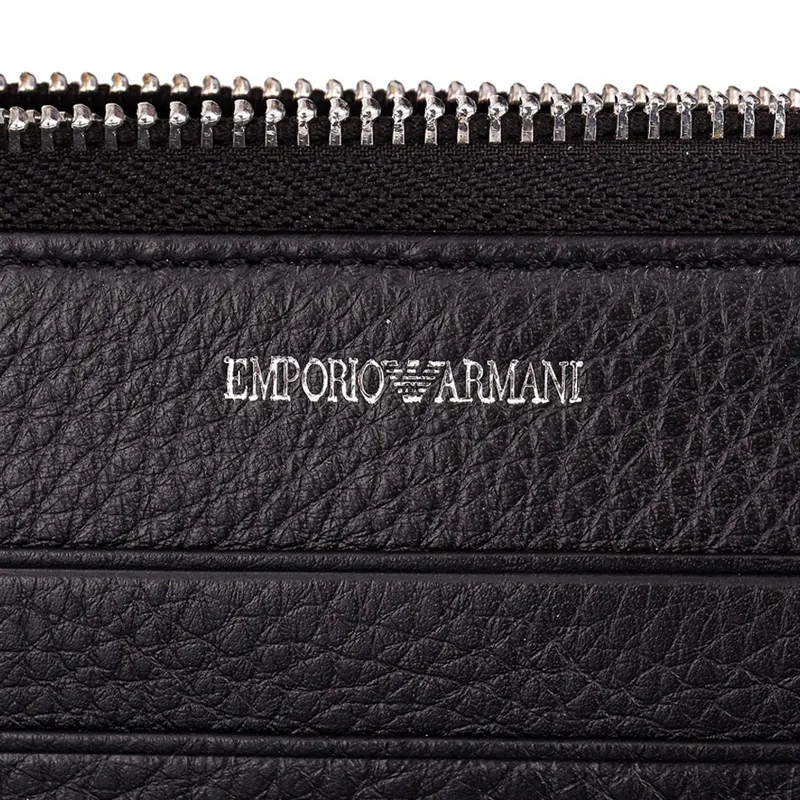 Logo Details Clutch