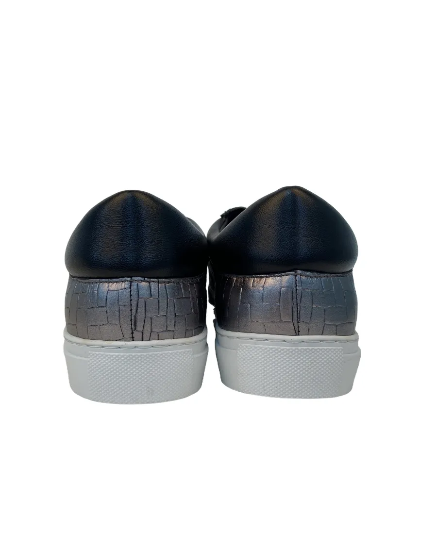 Logo Details Casual Sneakers