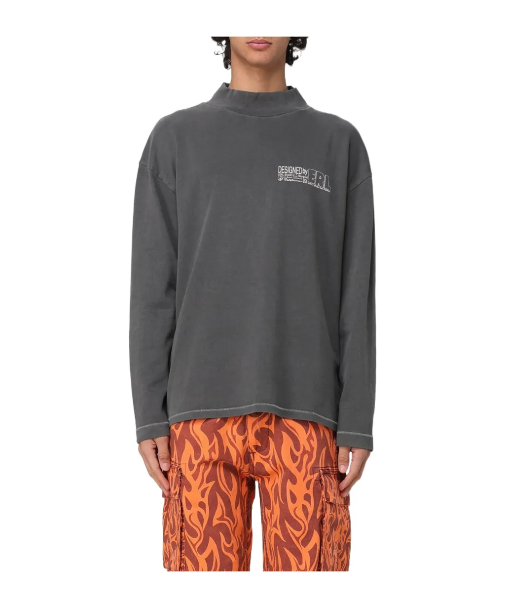 Long-Sleeved T-Shirt