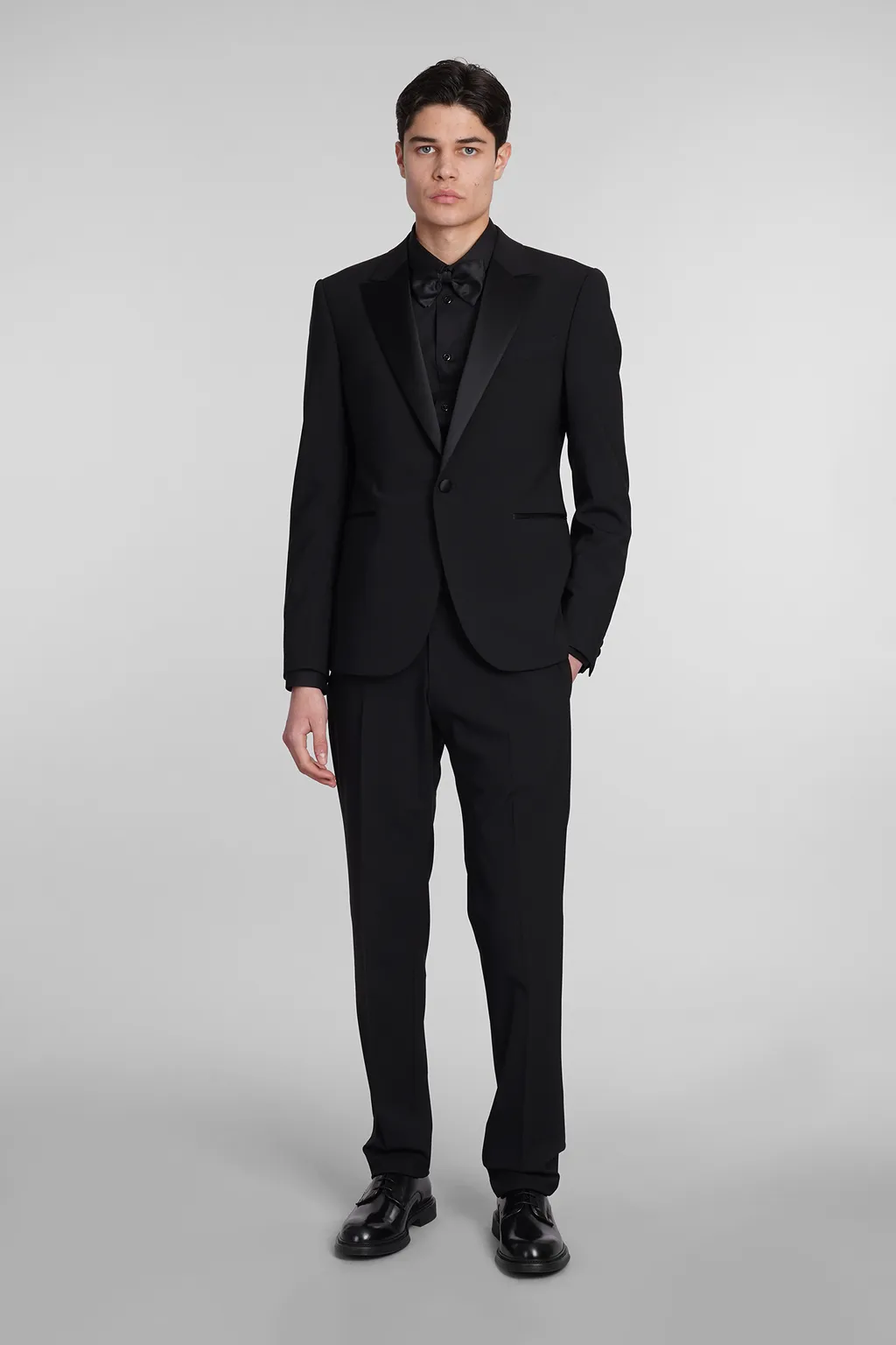 Plain Long-Sleeved Buttoned Shirt