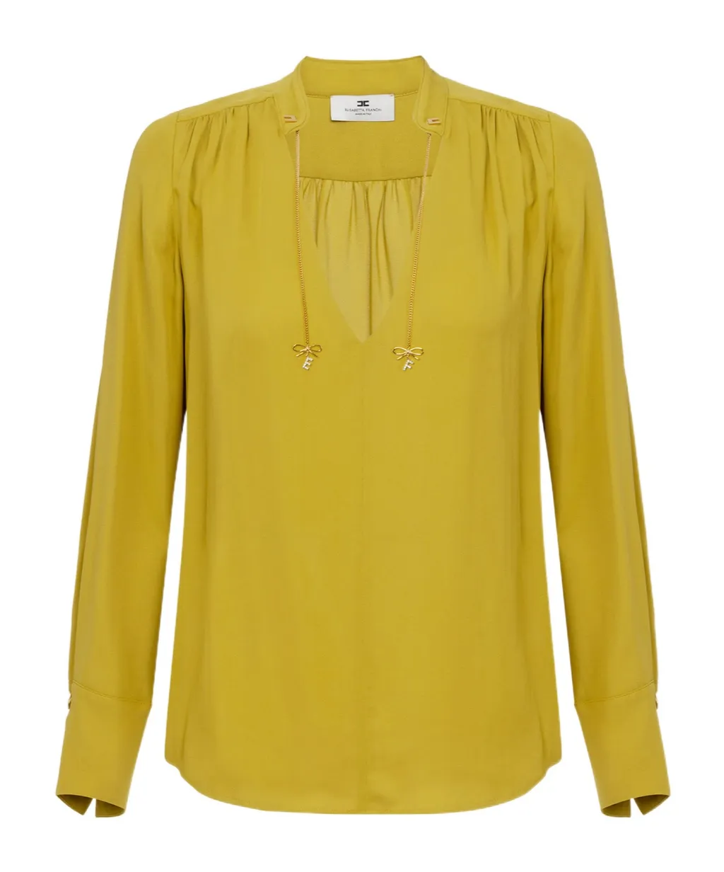 Logo Pendant V-Neck Shirt