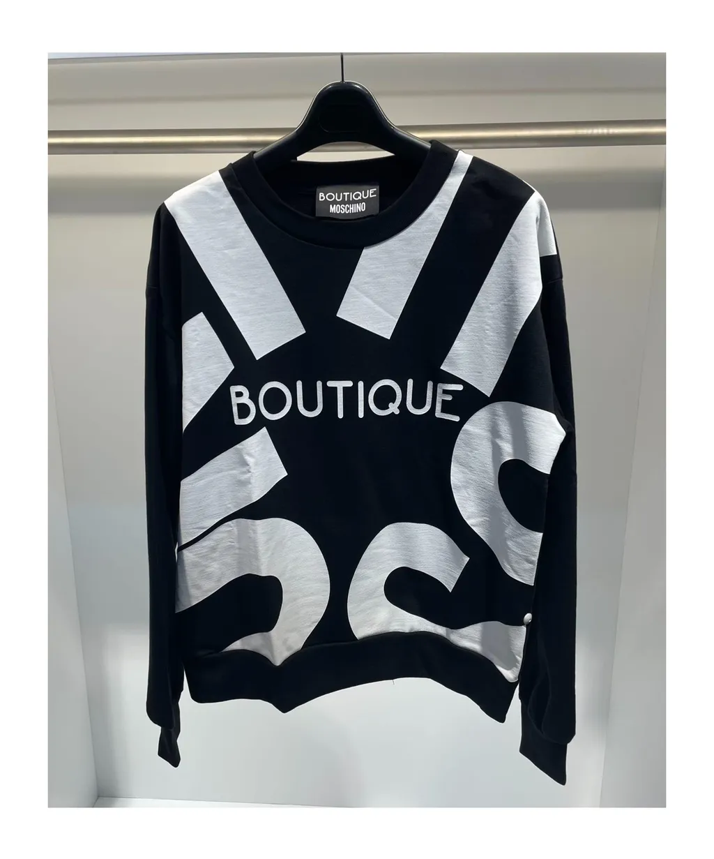 Round Collar Logo Sweater