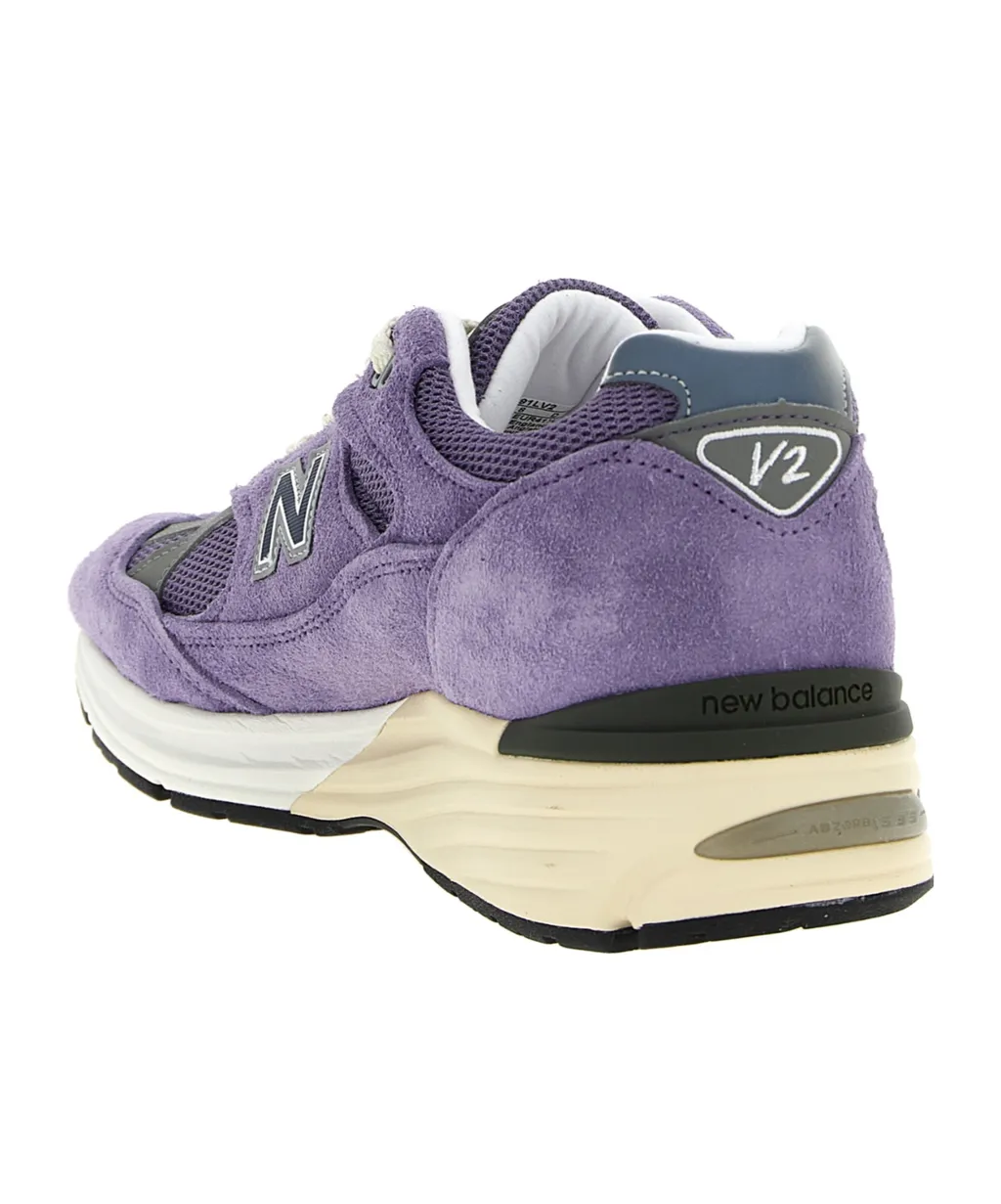 991V2 Lace-Up Sneakers