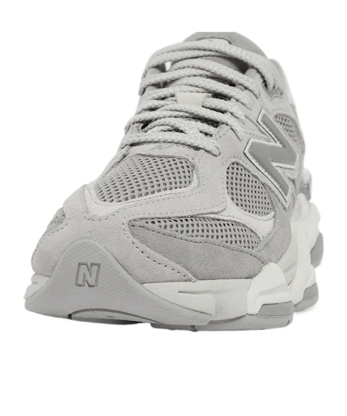 9060 Logo-Detail Sneakers