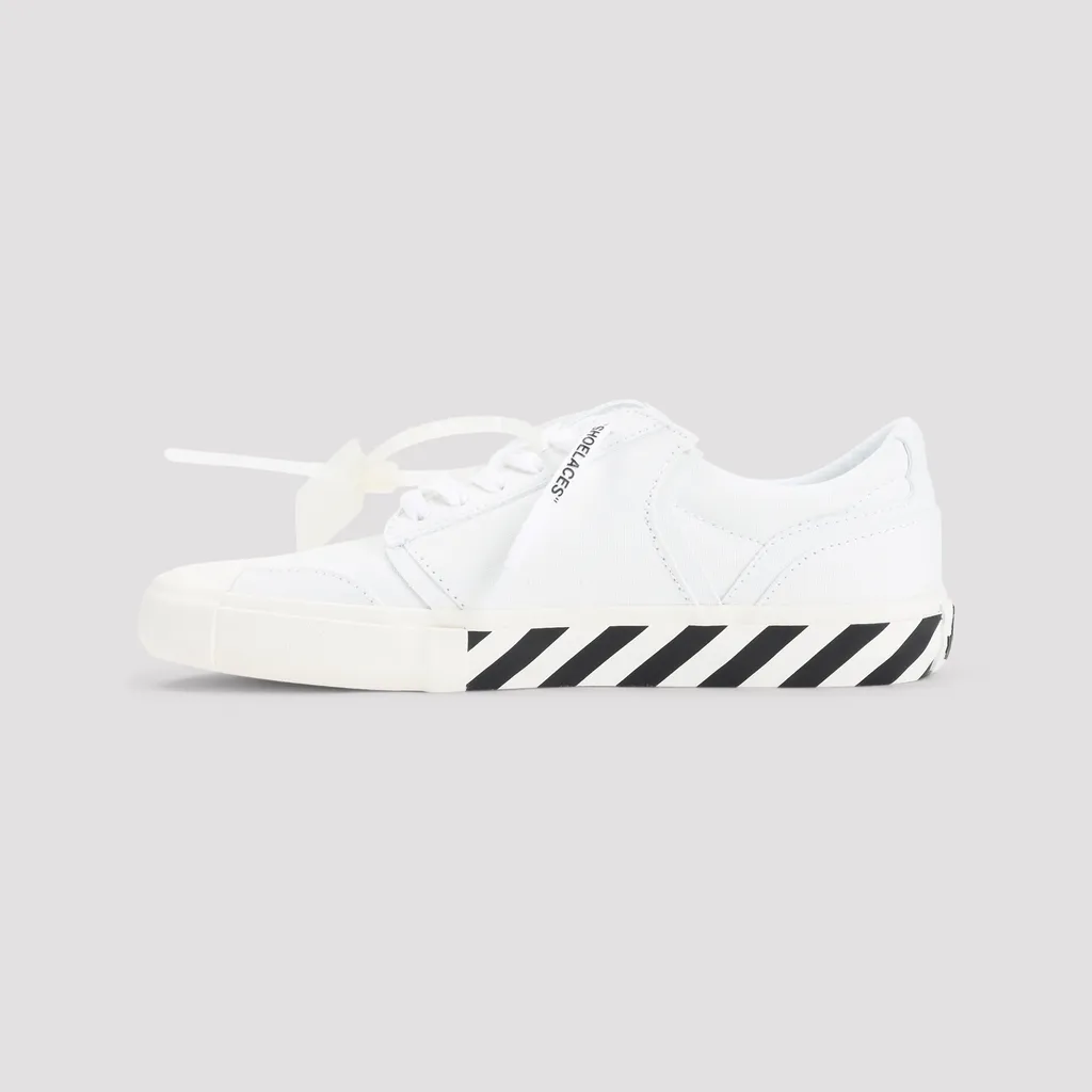 Arrow Motif Lace-Up Sneakers