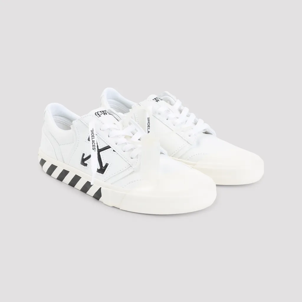 Arrow Motif Lace-Up Sneakers