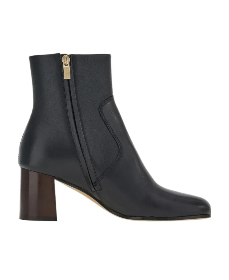 Logo Boots