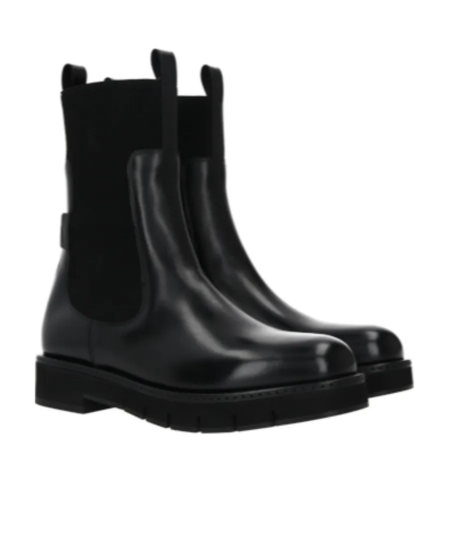 Round Head Chelsea Boots